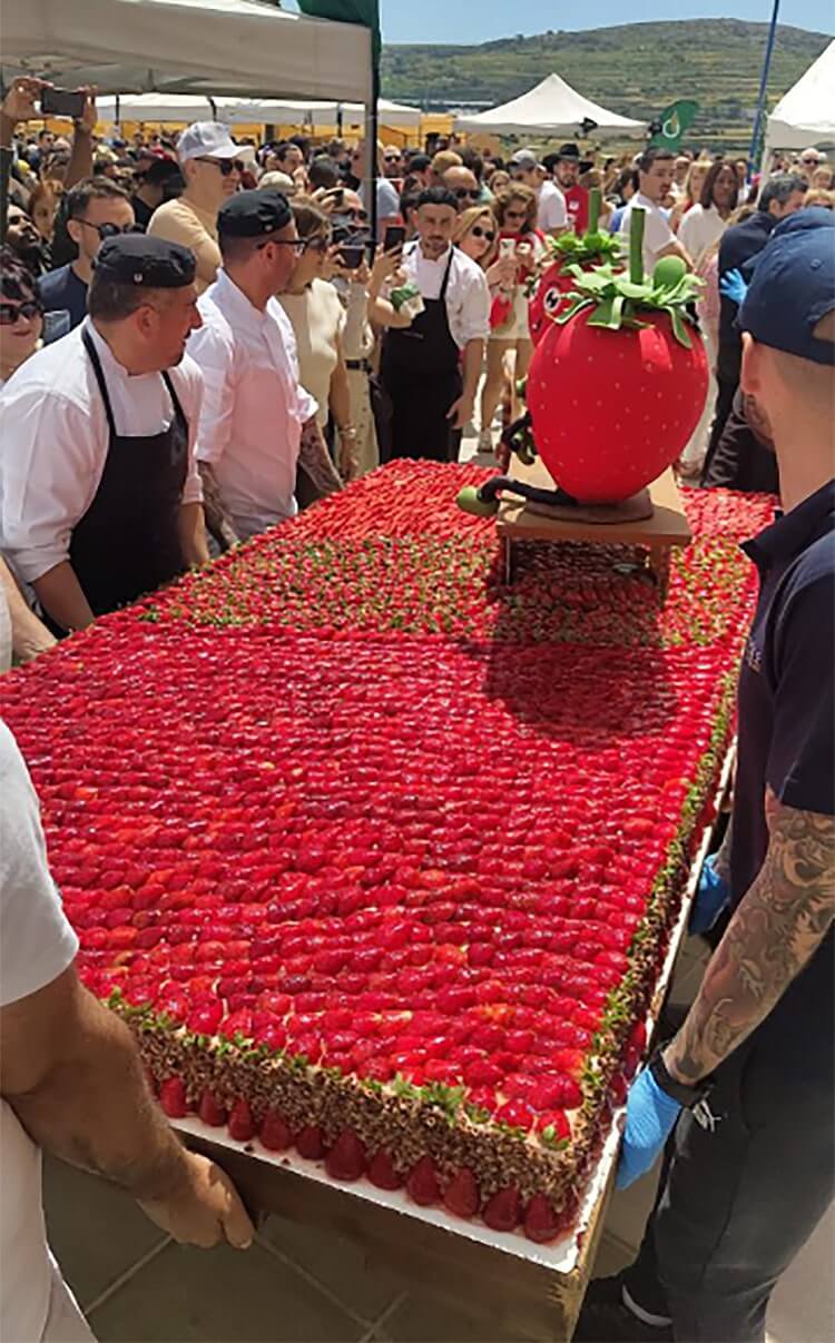 Festa Frawli to jedno z tych wydarzeń, które na stałe wpisały się w kalendarz maltańskich tradycji
